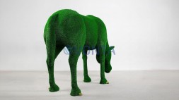 Топиари лошадь Марта — газон Есо