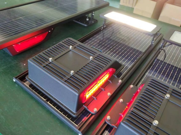 Светильники на солнечной энергии моноблок LS13