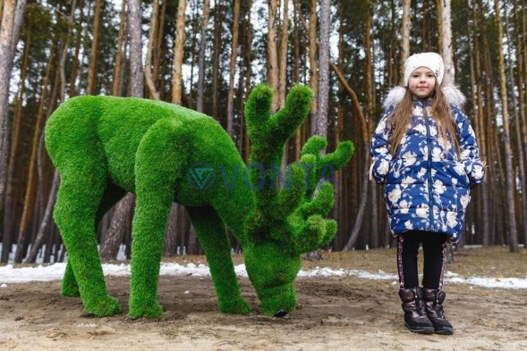 Топиари композиция олени, семья Черничная, 4 шт — газон Eco + Premium