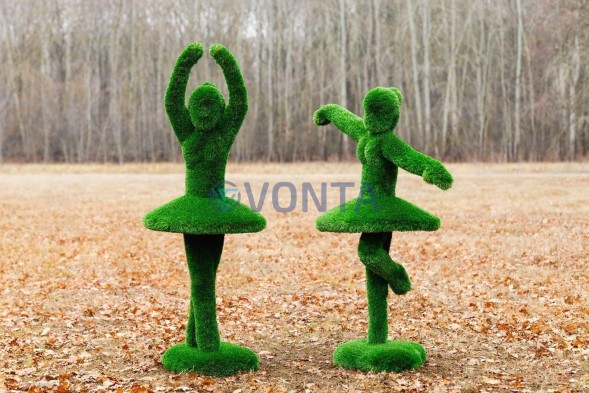 Топиари композиция балерины Мари и Диана — газон Deluxe