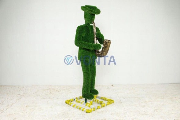 Топиари городской музыкант с саксофоном — газон Eco