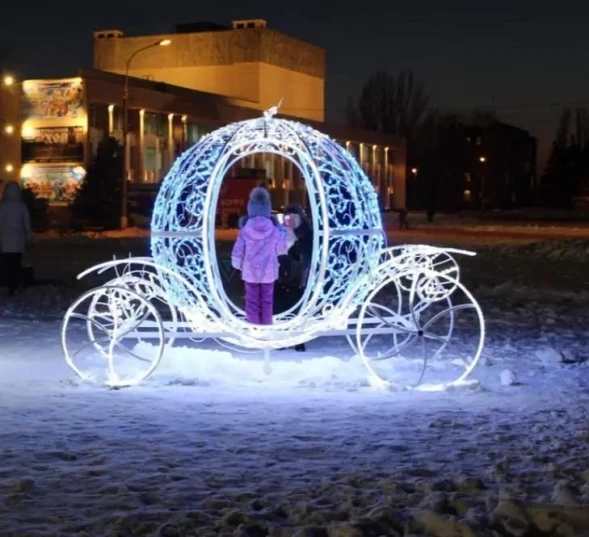 Светодиодная фотозона Карета Золушки 250 см., (SR120)