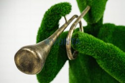 Топиари городской музыкант с трубой — газон Eco