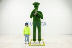 Топиари городской музыкант с трубой — газон Eco