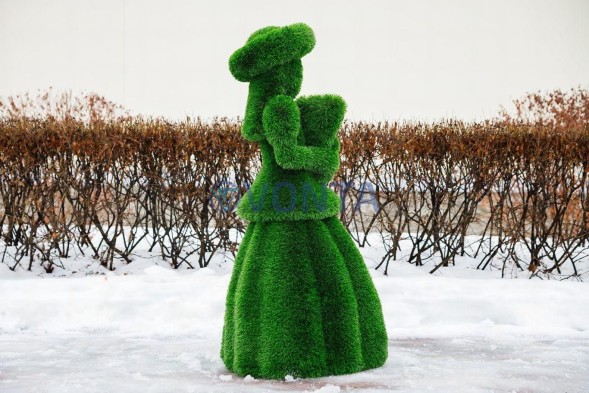 Топиари девочка с букетом — газон Deluxe Green