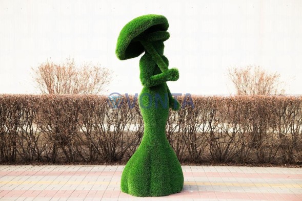 Топиари композиция светская встреча №3 (леди с зонтиком, джентельмен) — газон Deluxe