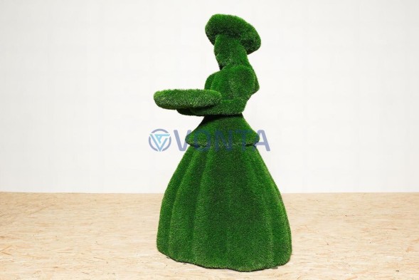 Топиари девочка с подносом, Агата — газон Eco