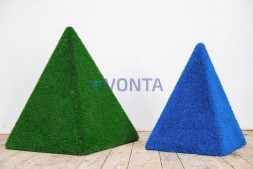 Топиари композиция пирамиды, синияя и зеленая — газон Eco