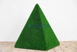 Топиари композиция пирамиды, синияя и зеленая — газон Eco