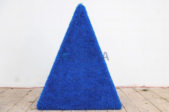 Топиари композиция пирамиды, синияя и зеленая — газон Eco