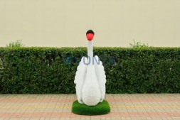Топиари лебедь на острове — газон Eco + Deluxe