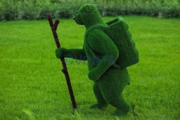 Топиари медведь с кашпо, турист — газон Eco