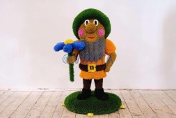 Топиари гном цветочник Рекки — газон Eco