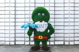 Топиари гном цветочник — газон Eco