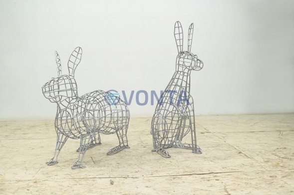 Габионы композиция зайцы