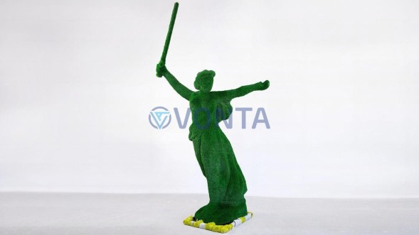 Топиари статуя РОДИНА МАТЬ, h=300см – газон Есо