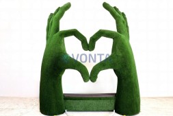 Топиари композиция руки-сердце-лавочка — газон Eco