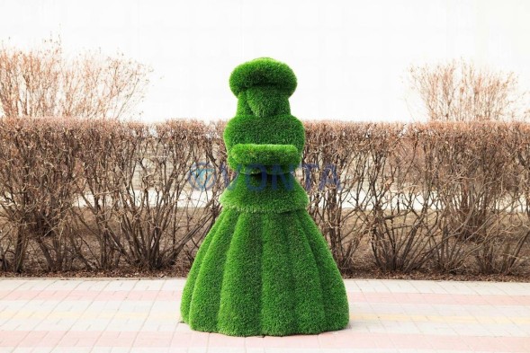 Топиари девочка с подносом, Агата — газон Deluxe