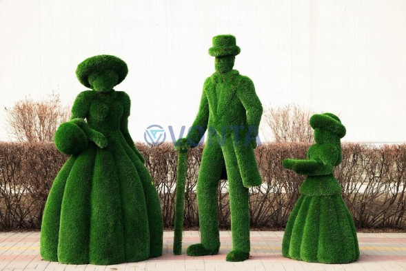 Топиари композиция светская встреча №4 (леди с корзиной, джентльмен, девочка с подносом) — Deluxe