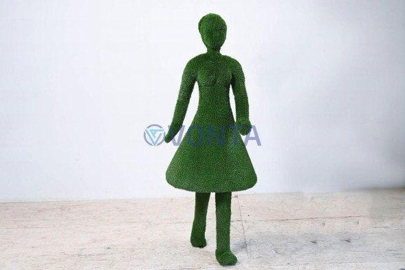 Топиари композиция мама с детьми — газон Есо