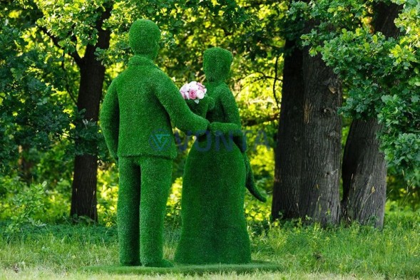 Топиари композиция леди и джентельмен, свидание — газон Eco