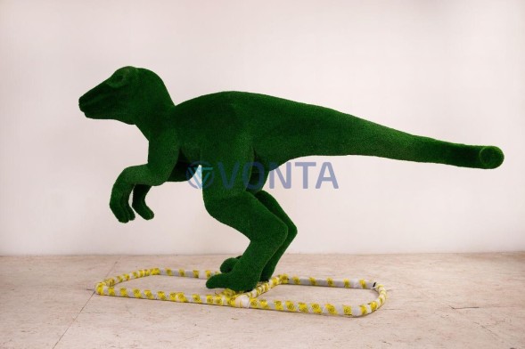 Топиари динозавр велоцераптор — газон Есо