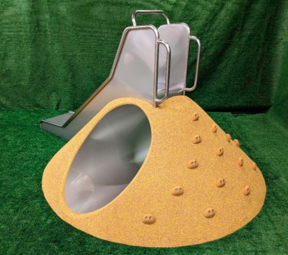 Холм с тоннелем