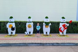 Топиари медведь-контейнер, книголюб, h=170см — газон Eco