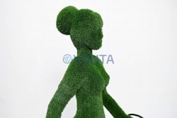 Топиари мама с коляской — газон Eco