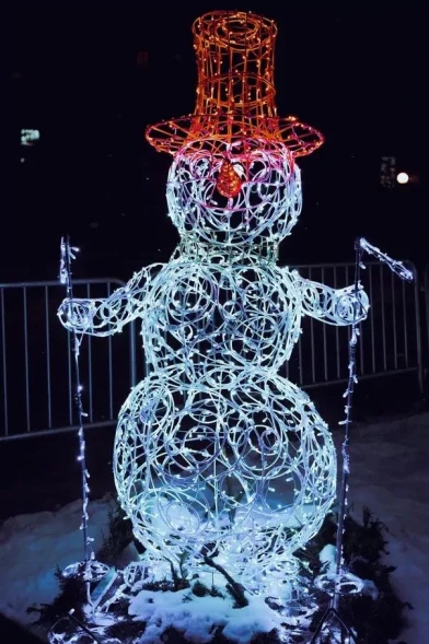 Светодиодная фигура Снеговик лыжник 180 см., (SR235)