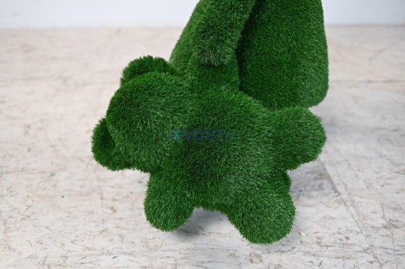 Топиари девочка с мишкой — газон Eco