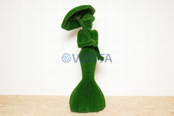 Топиари леди с зонтиком, Элизабет, платье № 4 — газон Eco