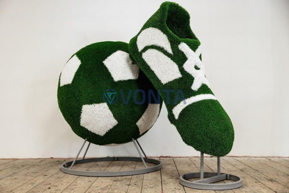 Топиари Композиция мяч с бутсой — газон Eco