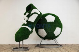 Топиари Композиция мяч с бутсой — газон Eco
