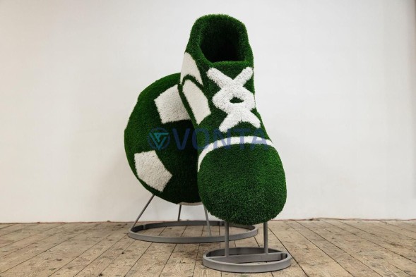 Топиари Композиция мяч с бутсой — газон Eco