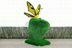 Топиари композиция бабочка Искорка на яблоке — газон Deluxe + Eco