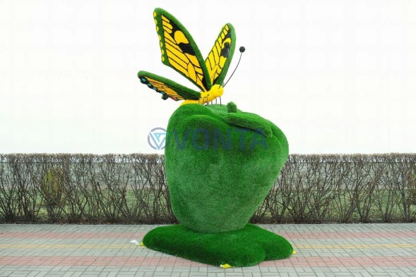 Топиари композиция бабочка Искорка на яблоке — газон Deluxe + Eco